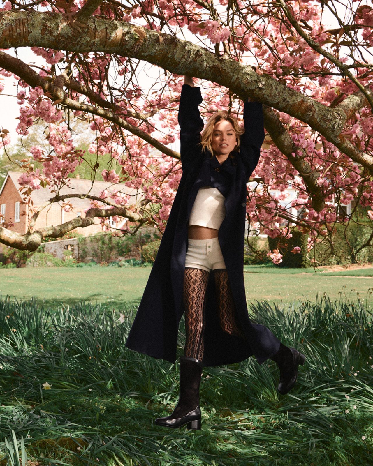 milly-alcock-covers-elle-australia-june-2025-10