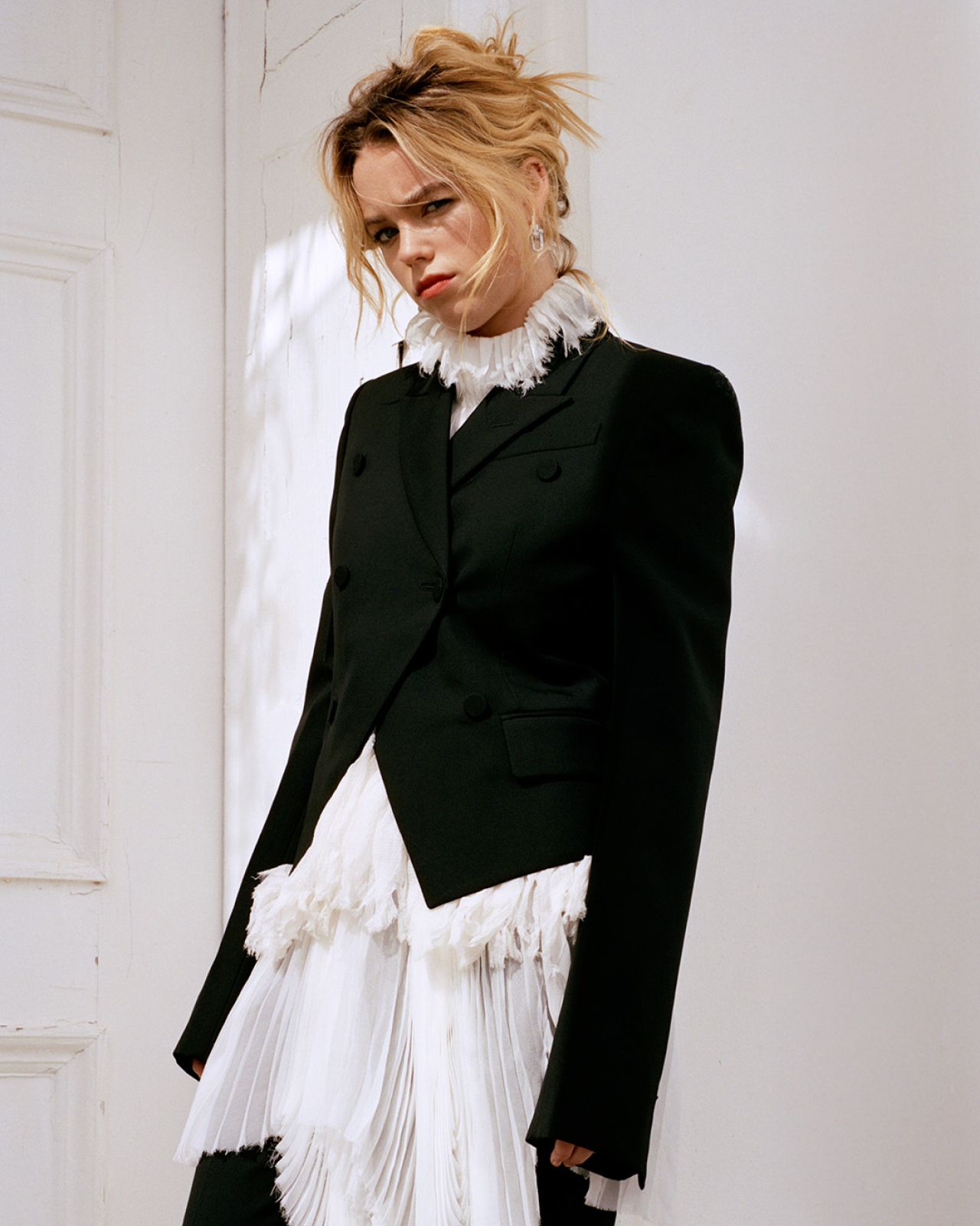 milly-alcock-covers-elle-australia-june-2025-5