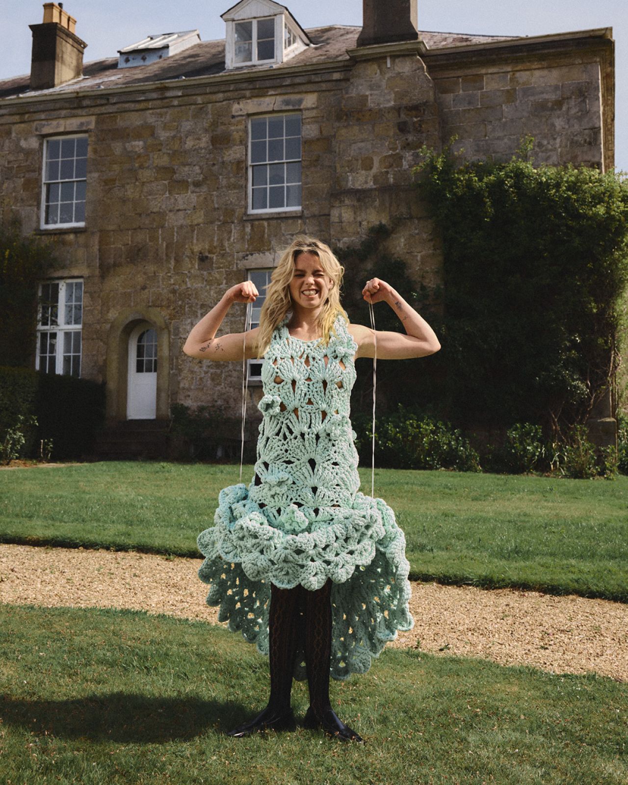 milly-alcock-covers-elle-australia-june-2025-8