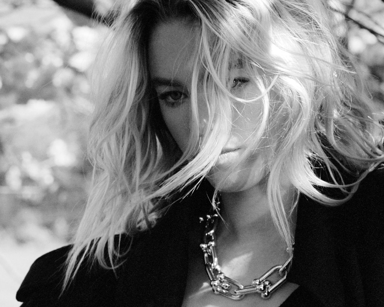 milly-alcock-covers-elle-australia-june-2025-9