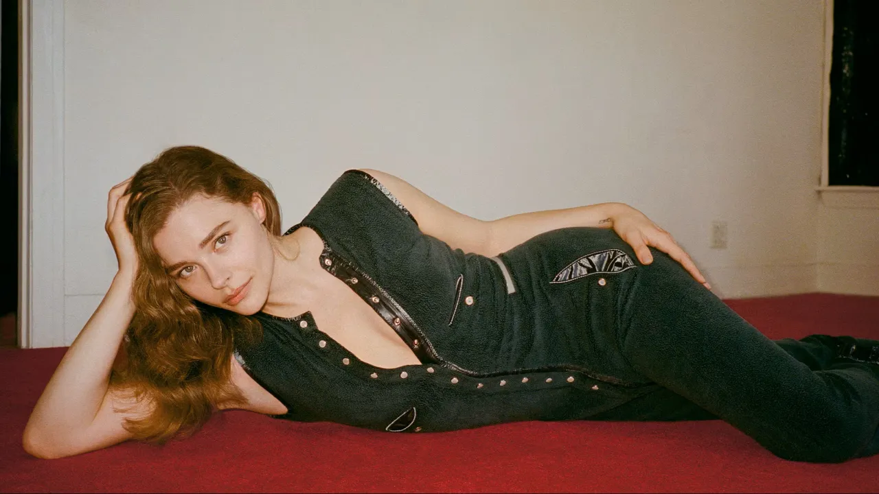 chloe-grace-moretz-for-s-moda-september-2026-by-thomas-whiteside-8
